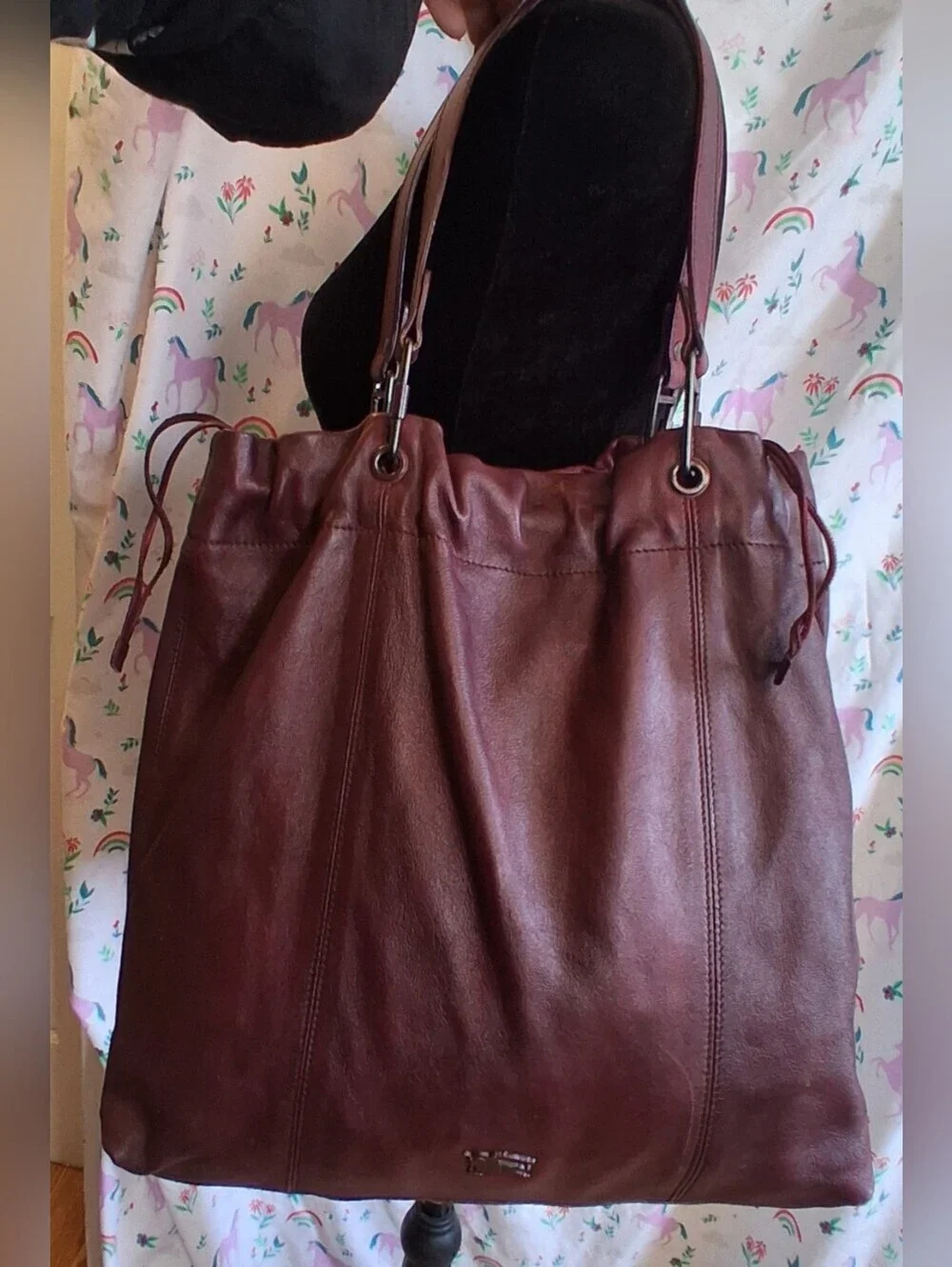 EUC RARE Y2K Burberry Buckleigh Burgundy Calfskin Casual Bucket Tote Purse Bag